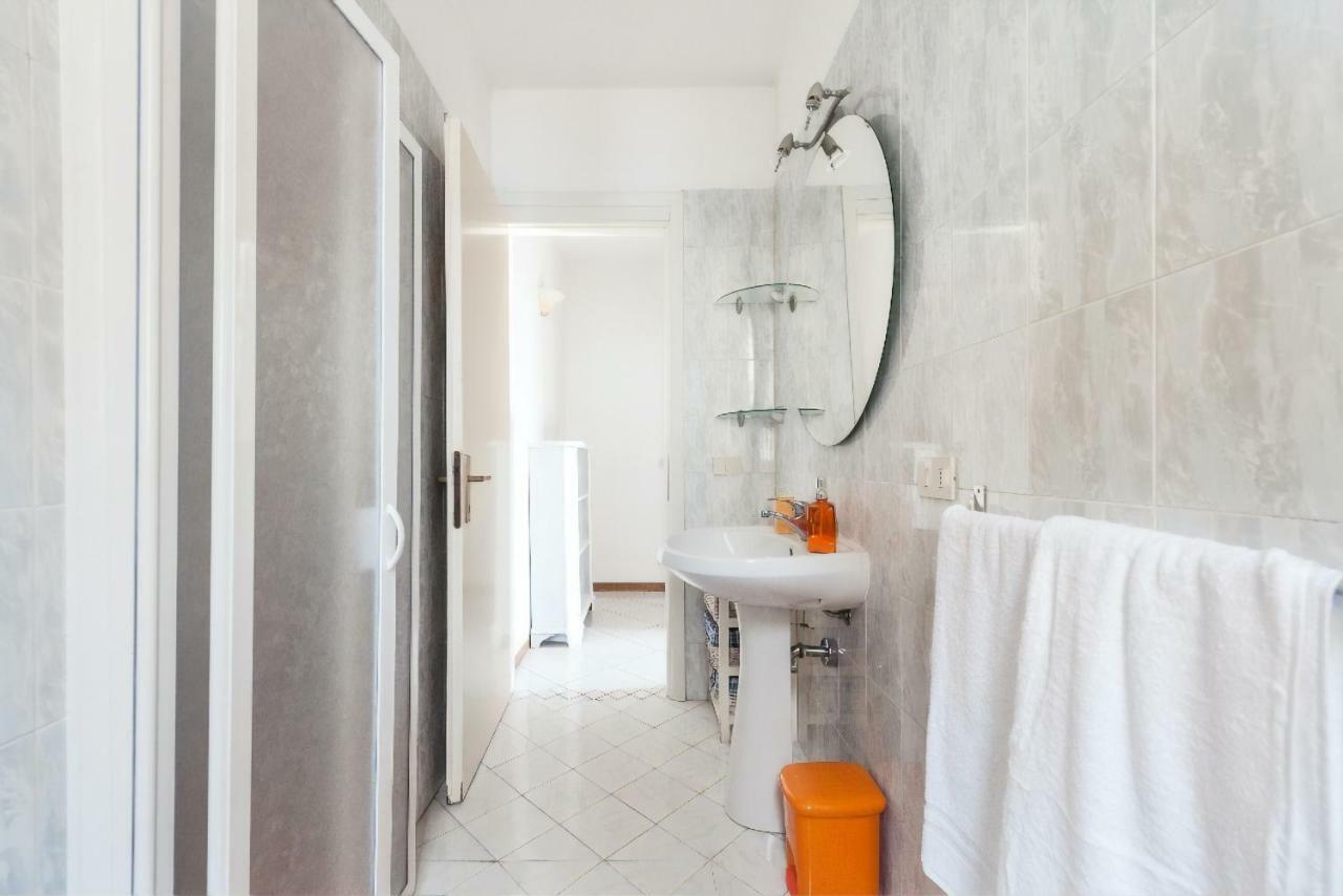 La Casina Gialla Independent House - Near The Walls Lucca Bagian luar foto